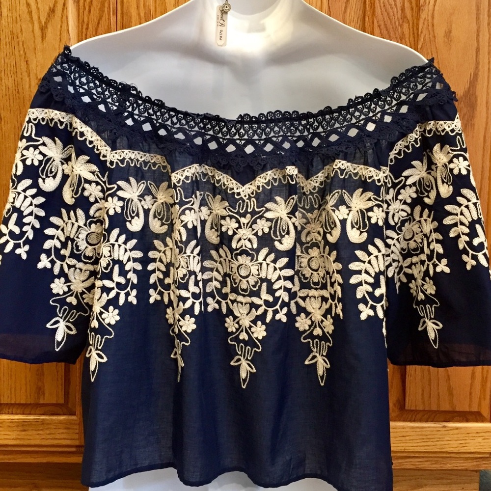 Flying Tomato 1X Navy Off Shoulder Embroidered Top - Picture 2 of 5